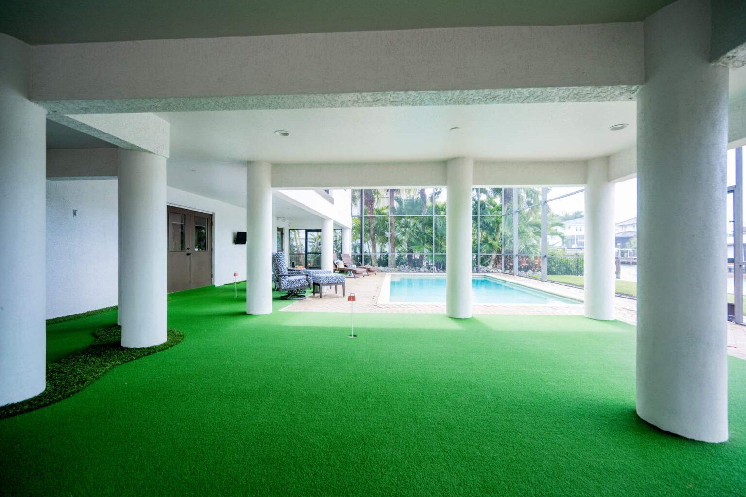 naples fl vacation home 9 Hole Putting Green backyard pool and covered putting green