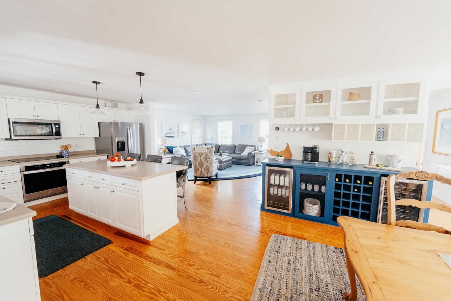 nantucket ma vacation home wet bar