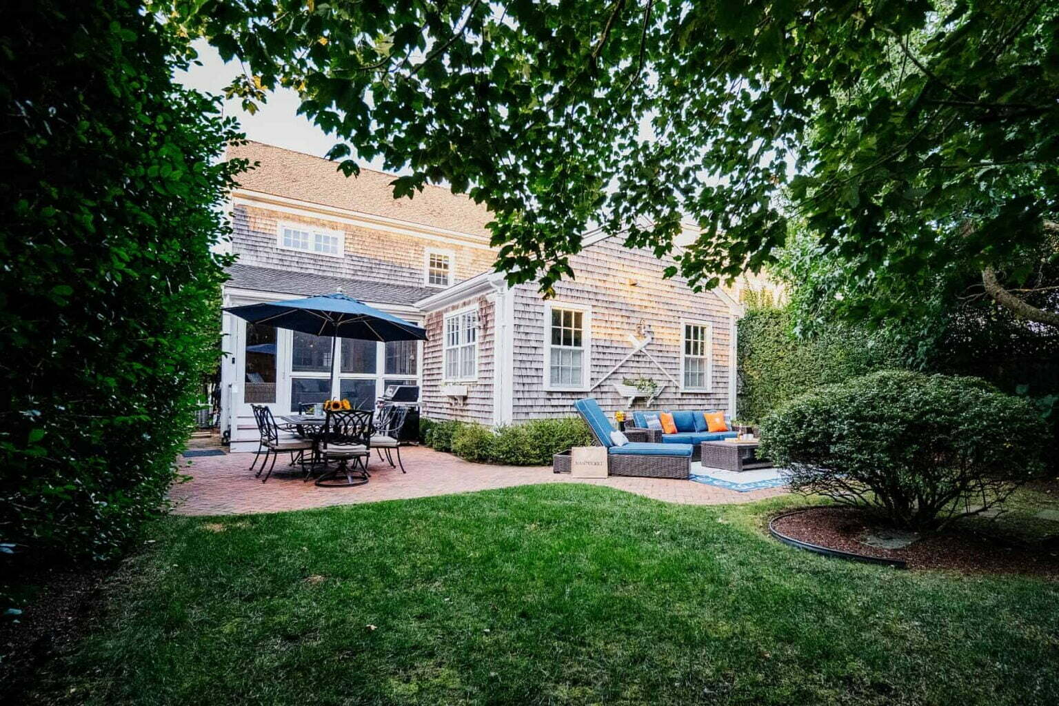nantucket ma vacation home backyard