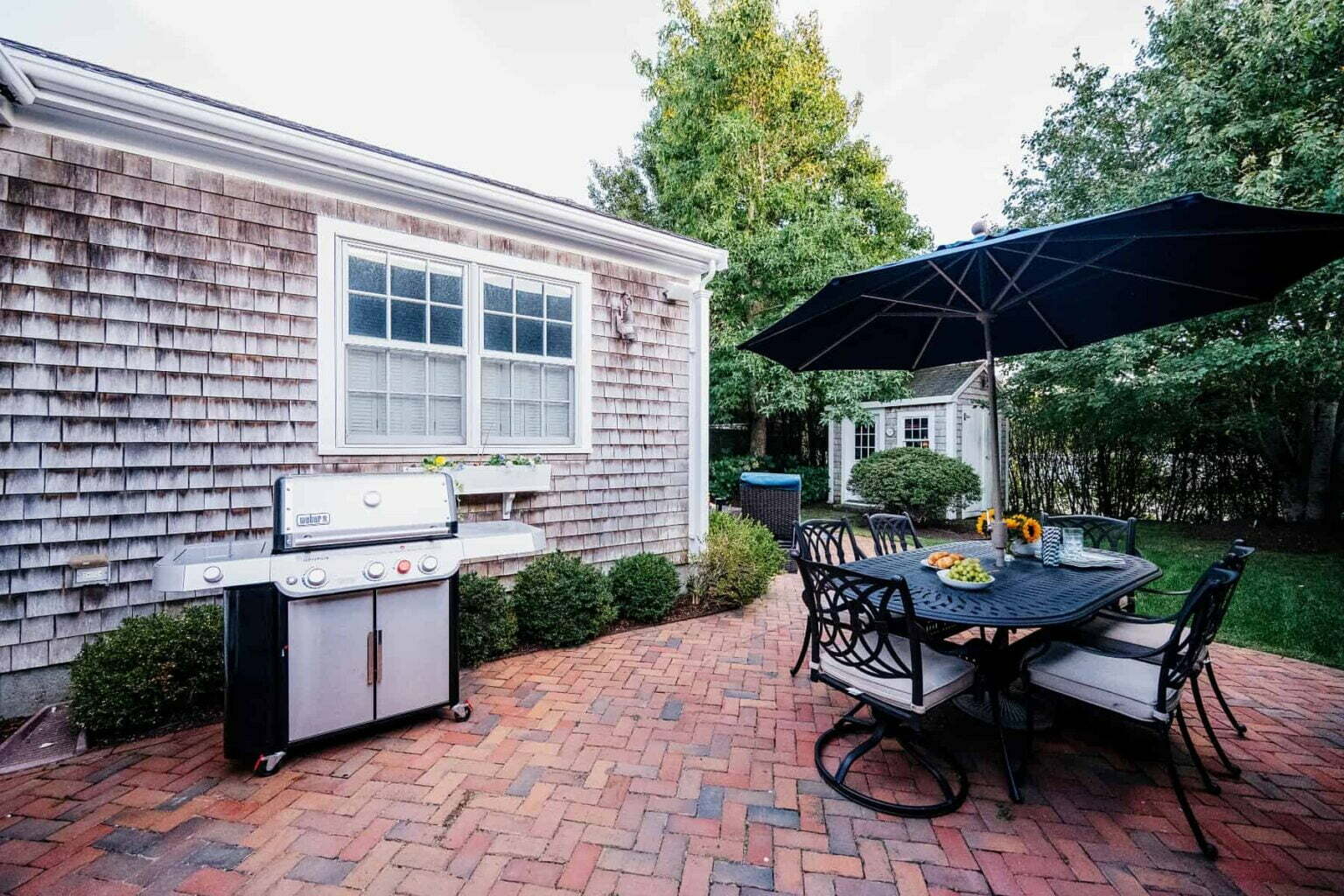 nantucket ma vacation home backyard